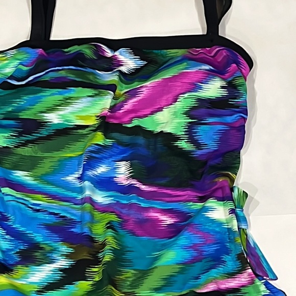 Maxine of Hollywood Vibrant Multicolor Wave Ride Swimsuit Size 16 - Picture 2 of 10